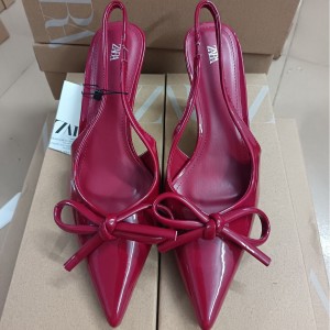 ZA2024 autumn new red patent leather bow decoration pointed high-heeled M ü ller shoes with a straight back empty toe cap sandals