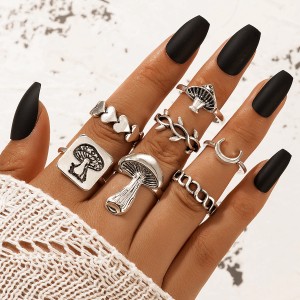 European and American Cross border New Jewelry Ring Vintage Ethnic Style Mushroom Love Moon Leaf Ancient Silver 7-piece Set Ring