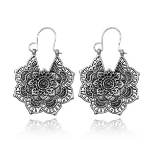 European and American foreign trade jewelry retro ethnic style metal hollow flower earrings Bohemian carved flower earrings