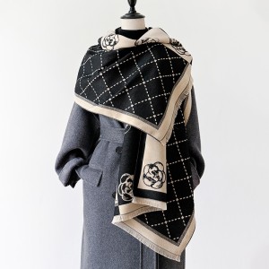 2024 autumn and winter new line patterned checkered camellia contrasting double-sided imitation cashmere scarf, winter high-end shawl