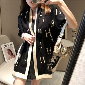 New Japanese and Korean tassel scarves for women, long and warm, large-sized shawls, winter letter carriage scarves, one piece hair replacement