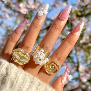 European and American cross-border exaggerated lip imitation pearl ring set, retro spiral gold ring set, three piece set