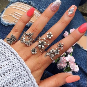 European and American new popular women's ring fashion personality ancient silver forest vine leaf flower ring four piece set