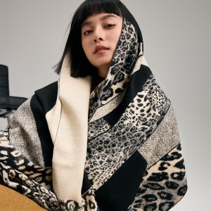 Autumn and Winter New Leopard Pattern Women's Imitation Cashmere Fashion Versatile Luxury Soft, Breathable, Comfortable, Warm Scarf Shawl