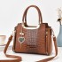 High end large handbag for women in summer, trendy and atmospheric women's handbag, versatile single shoulder crossbody bag, middle-aged women's bag