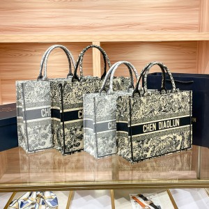 New high-end fashion light luxury tote bag zoo embroidery commuting bag large capacity versatile shopping handbag