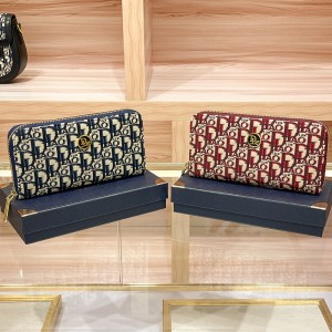 2024 New Trendy Fashionable Embroidered Women's Multi layer Wallet with Advanced and niche Design Handbag Long Wallet