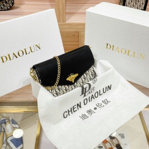 DIAOLUN's self created brand D women's bag envelope bag chain small bag mobile phone bag new versatile single shoulder diagonal cross bag