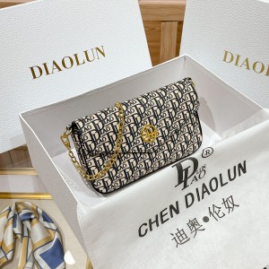 2024 New Cross border Simple Fashion Niche Design Chain Light Luxury Premium Single Shoulder Diagonal Cross Women's Bag