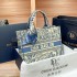 2024 New Classic Old Flower High Fashion Zoo Embroidery Tote Bag Elegant Handheld Shopping Women's Bag