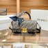 2025 cross-border new high-end DIAOLUN embossed niche bee single shoulder fashionable crossbody carrying small square bag