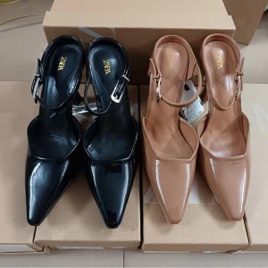 Za2024 autumn new versatile pointed thin heel toe with a single buckle and lacquered leather strap, women's sandals and high heels