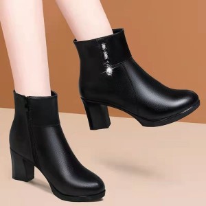 2023 New Fashion Short Boots for Women, Side Zipper, High Heels, Short Barrel, Middle aged and Elderly, Plush Cotton Boots, Warm Women's Leather Boots, Autumn