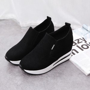 Thick soled sponge sole women's shoes, new round toe sports shoes, single shoes, shallow mouth casual shoes, sports style, Korean version sponge sole shoes, trendy