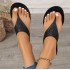 New European and American women's flat bottomed beach flip flops, summer rivet slippers, sandals, sandals, and sandals