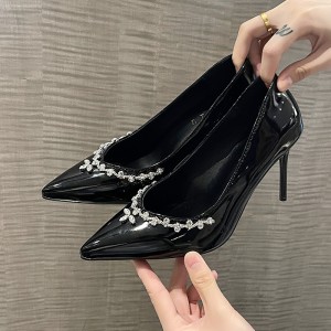 High heels, slim heels, feminine temperament, 2024 autumn patent leather, rhinestone chain, pointed high-end feeling, black fairy paired with skirt