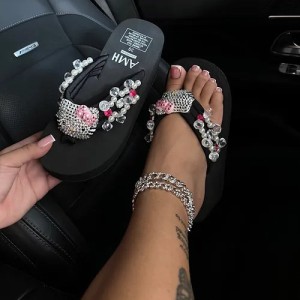 Independent Station Trendy Cute Kitten Thick Bottom Flip flops Fashion Water Diamond Gemstone Pearl Beach Slippers Shoes