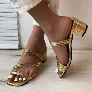 Fashion foreign trade plus size thick heel boutique cool slippers for women 2024 summer new gold fine strap square head outdoor cool slippers