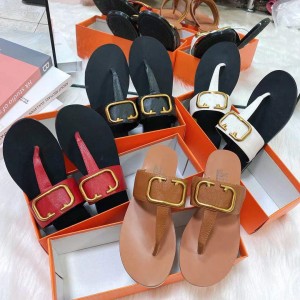 2023 summer spot V-buckle hardware decoration flip flops European and American fashion women's flat shoes sandals slippers