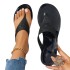 New European and American women's flat bottomed beach flip flops, summer rivet slippers, sandals, sandals, and sandals