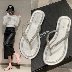 2022 Summer New Women's Flip flops with Water Diamond Toe Clip Fashion Outerwear Ladies Slippers Shoes