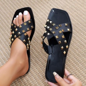 Foreign trade slippers, European and American cross-border women's shoes, 2024 new fashionable rivet slippers, flat bottomed versatile cool slippers for external wear