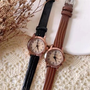 New Fashion Student Women's Watch, Women's Style, Simple Temperament, Retro Art, Ins Style, Niche Belt, Quartz Watch