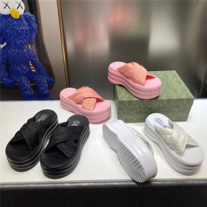 in stock! High version Y2023 new thick soled slippers for women's outdoor wear, height increasing cross foreign trade, sponge cake bottom, cool slippers