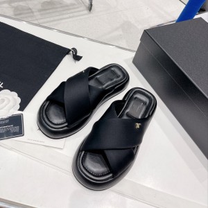 2022 High end Fashion New Style Small Fragrant Cross Sponge Cake Thick Bottom Slippers Leather Casual Dew Toe Bread Coolpad