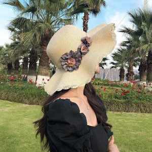 Straw Hat Women's College Style Young People Anti UV Sunscreen Hat Looks Thin and Cute New Three Flower Sunscreen Hat