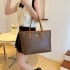 High end internet celebrity 2024 summer new large capacity fashionable vintage single shoulder bag classic versatile hand-held tote bag