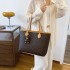 Tote bag 2024 summer new trendy high-end fashion, large capacity hand-held shoulder bag, niche commuting big bag for women