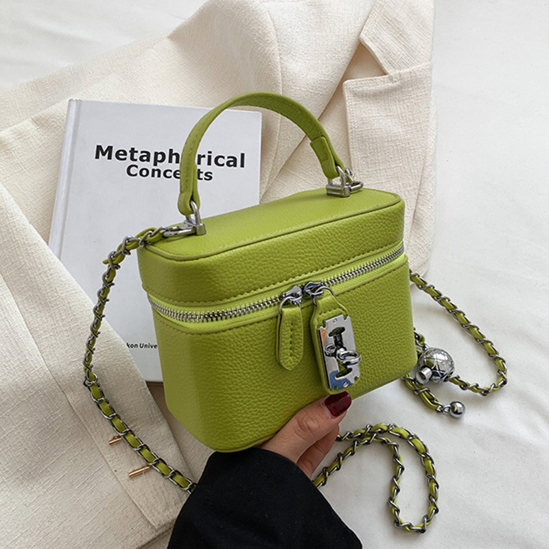 Women's Bag 2024 Spring/Summer New Korean Edition Fashion Shoulder Cross Small Square Bag Personalized Lock Texture Handbag