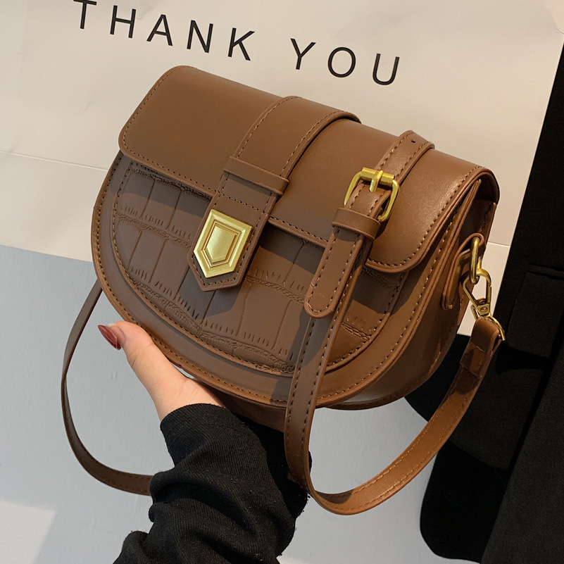 Western style handbag for women in spring and summer 2025, new fashionable saddle bag for women, casual versatile retro single shoulder crossbody bag