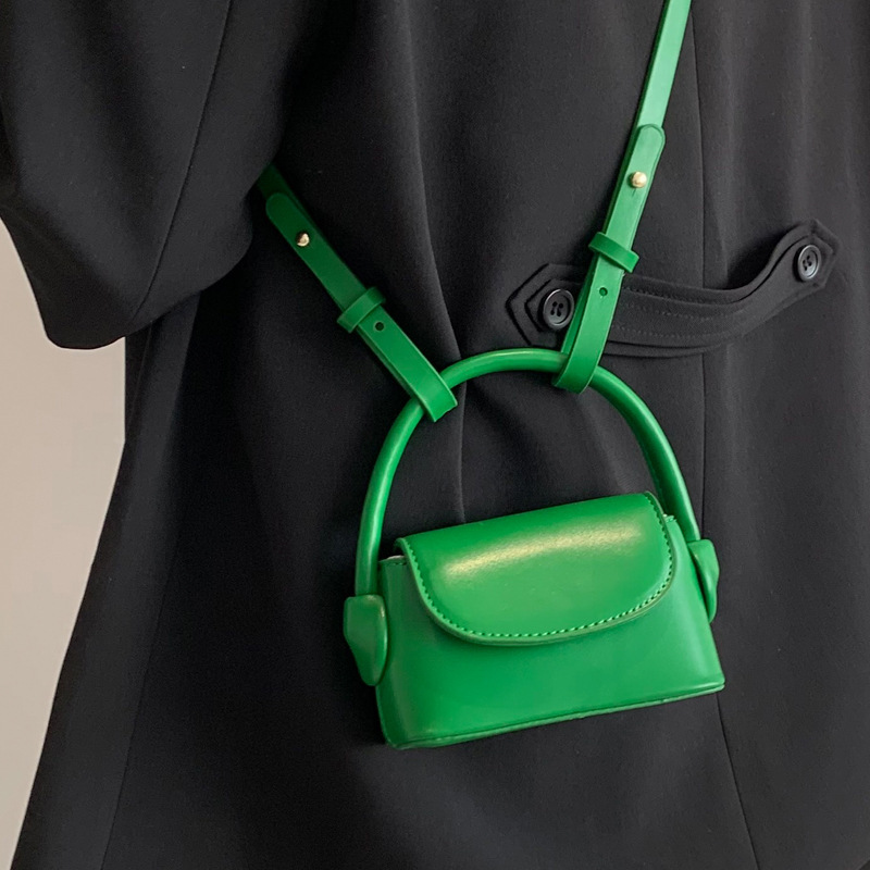 This year's popular small bag for women 2023 new French niche retro spring/summer mouth red envelope fashionable mini small square bag