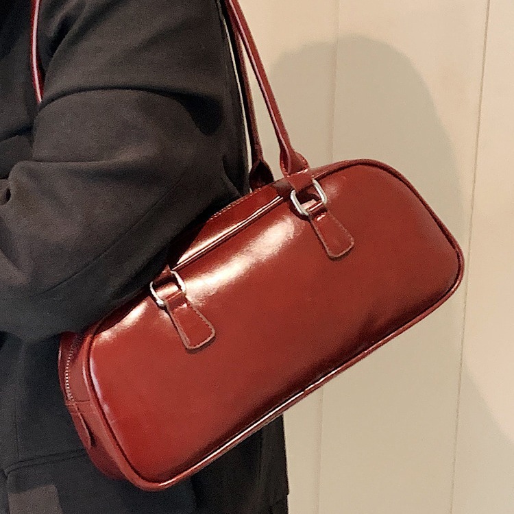 This year's popular Boston bag autumn and winter large capacity 2024 new handbag shoulder bag women's versatile pillow bag