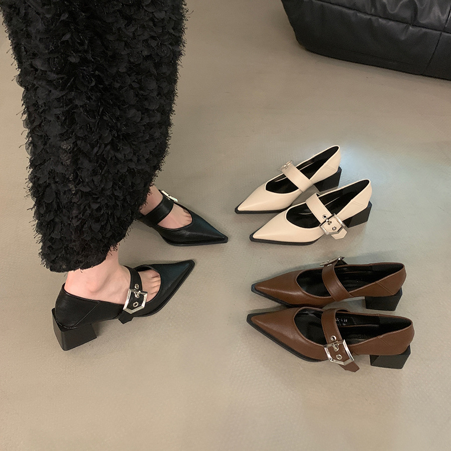 Retro pointed Mary Jane small leather shoes for women in England, 2023 autumn and winter new Korean version French thick heel Le Fu single shoes