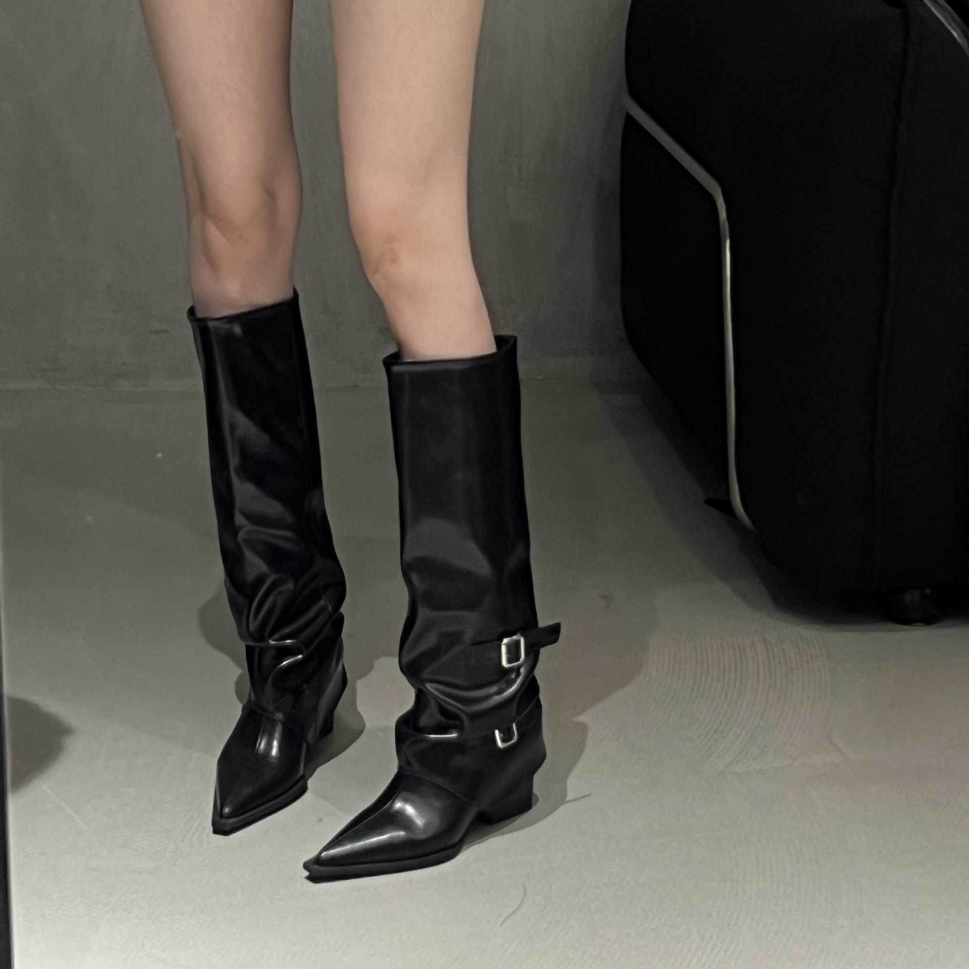 Belt buckle~Thick heeled boots, long boots, women's European and American hot girls, high boots, pointed black pants, boots, explosive street