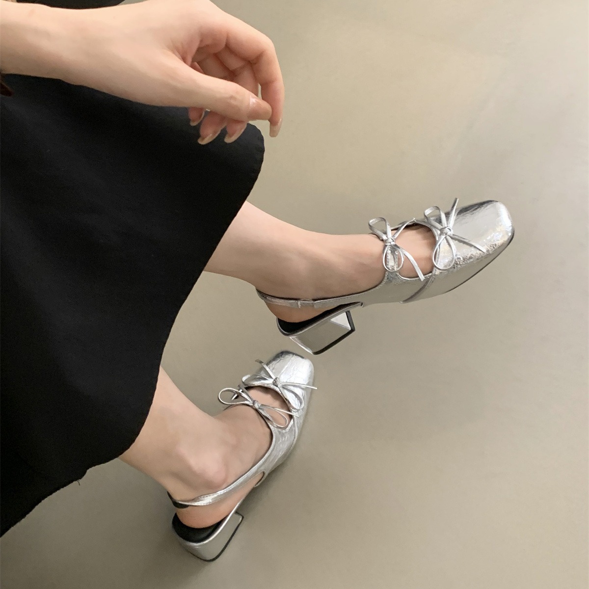 Baotou sandals women's summer new style French stunning fairy style evening coarse heel silver single shoe temperament high heels