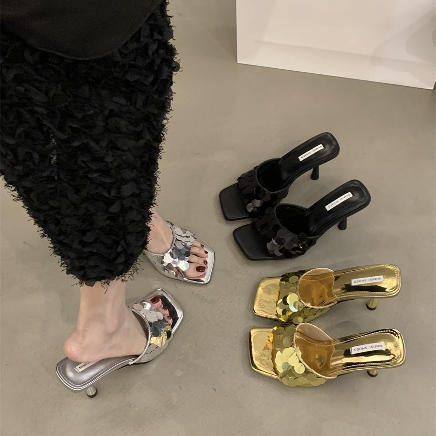 2024 summer new niche high-end cool slippers for women, wearing thin heels with a straight line sequined high-heeled sandals on the outside