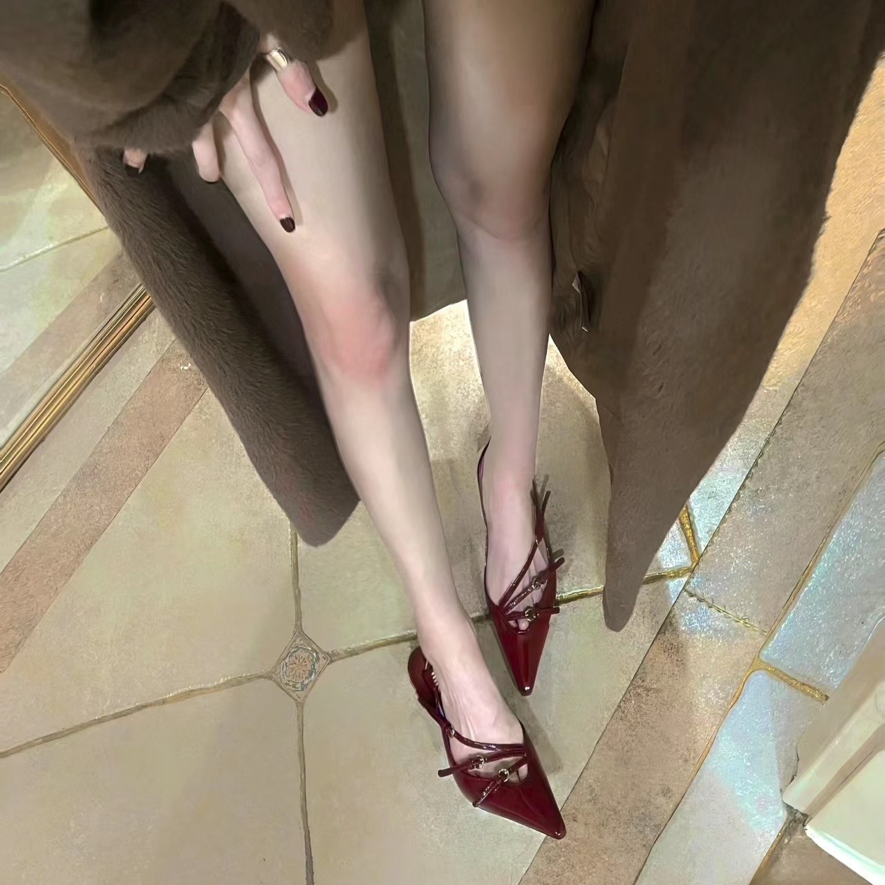 2024 New Lacquer Leather One Button Strap with Cat Heel and Baotou Sandals for Women, Sexy Black Silk Pointed Fine Heels