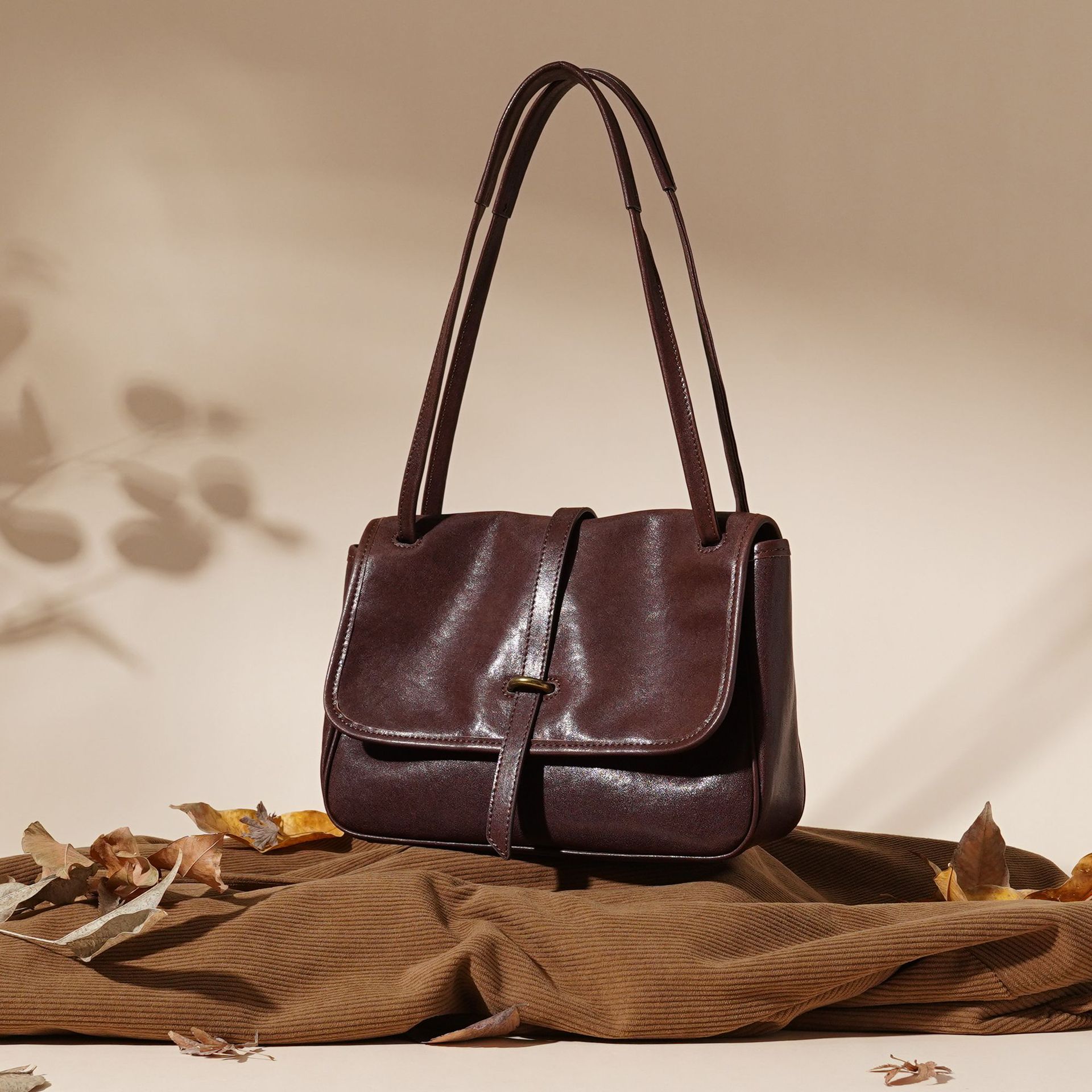 2025 Spring/Summer New Fashionable Hot Item Head layer Cowhide Vegetable tanned Leather Handheld Single Shoulder Cross Shoulder Women's Bag Large Capacity Versatile