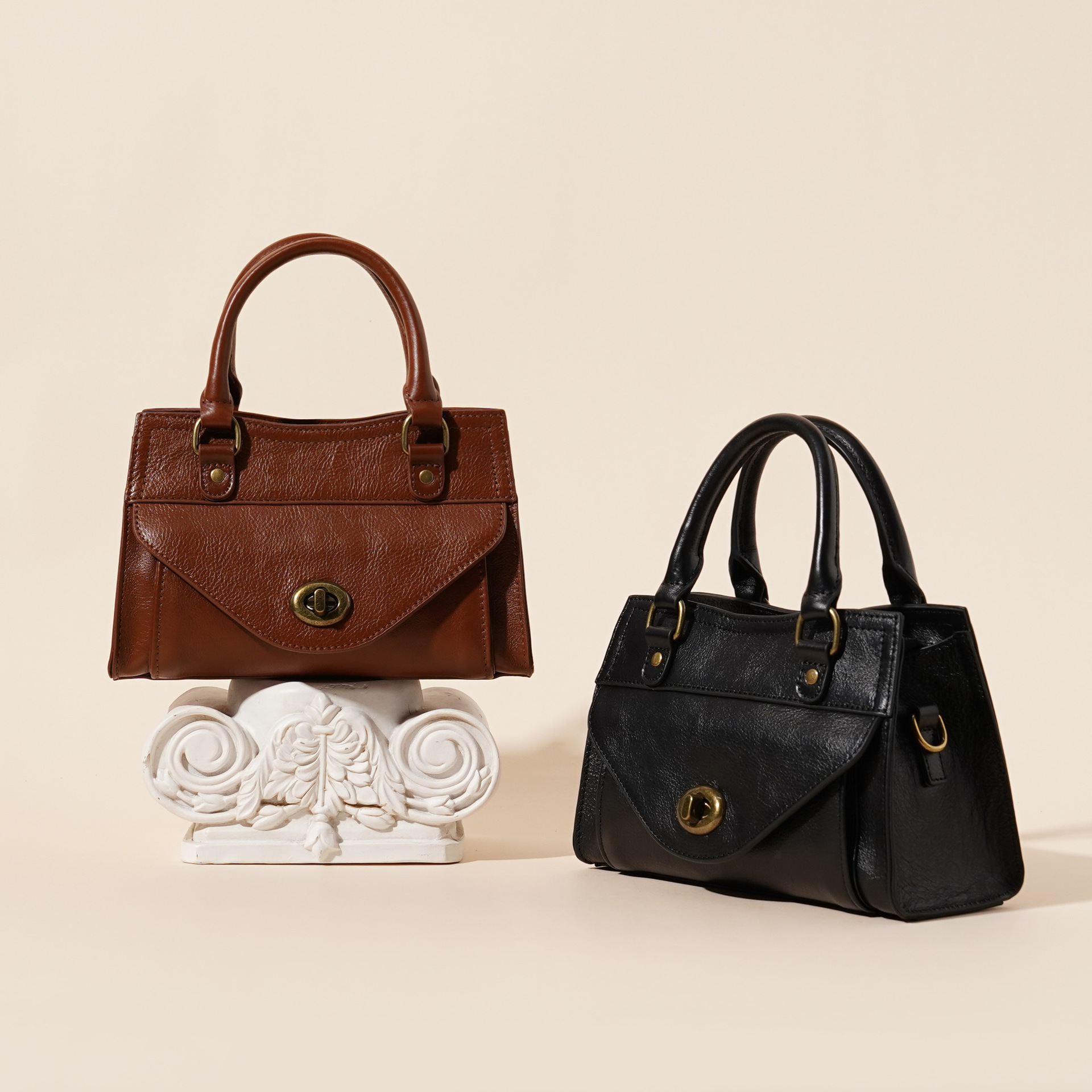 Retro leather bag 2025 new cowhide women's bag popular and explosive, versatile and fashionable crossbody handbag briefcase