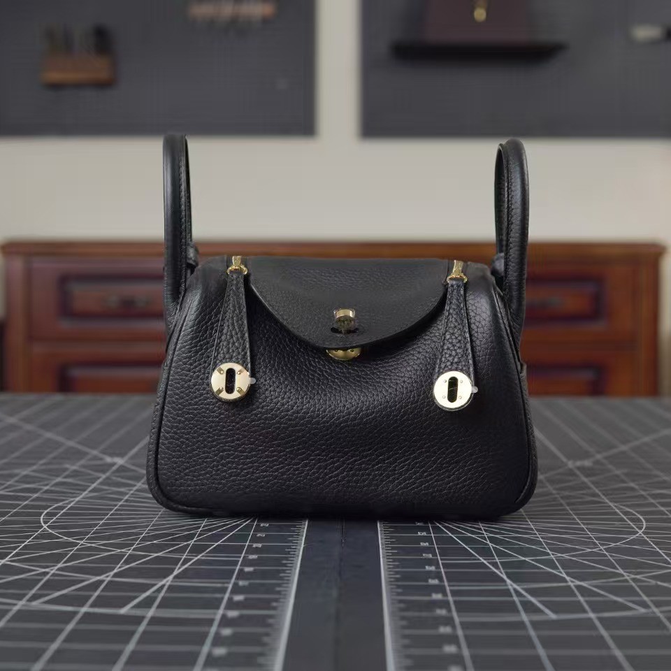 2025 popular women's bag Lindy bag Cross border genuine leather shoulder crossbody bag Pillow bag Versatile Lindy bag Doctor bag
