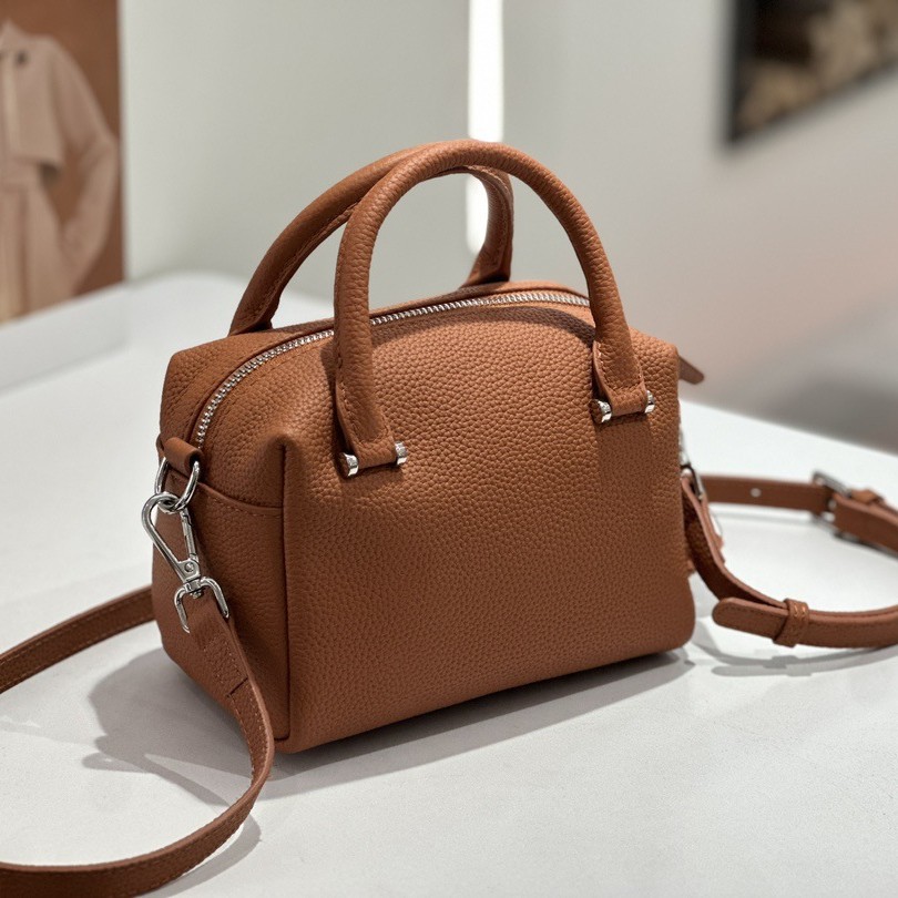 2025 niche design pillow bag women's genuine leather single shoulder fashionable versatile crossbody bag handbag commuting armpit bag