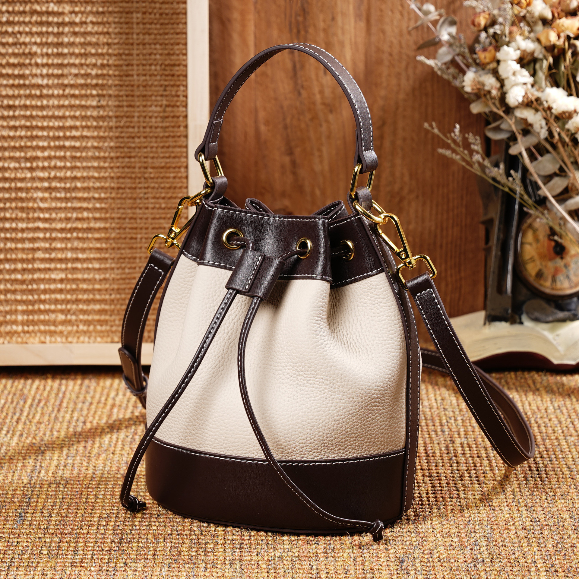 Spring/Summer New 2025 Head layer Leather Fashion, Leisure, Versatile Retro Shoulder Bag, Crossbody Bag, Handbag, Bucket Bag