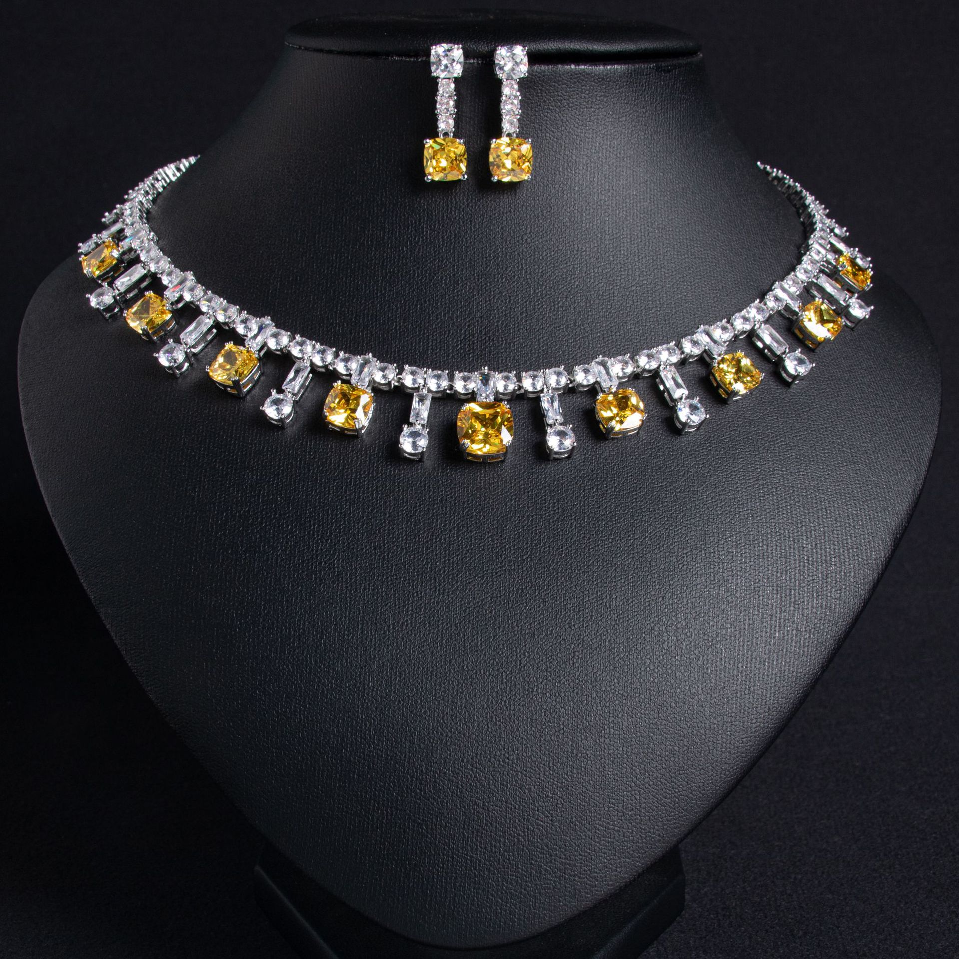 Korean casual versatile zircon banquet bride necklace women's wholesale ins style high-end earrings jewelry set