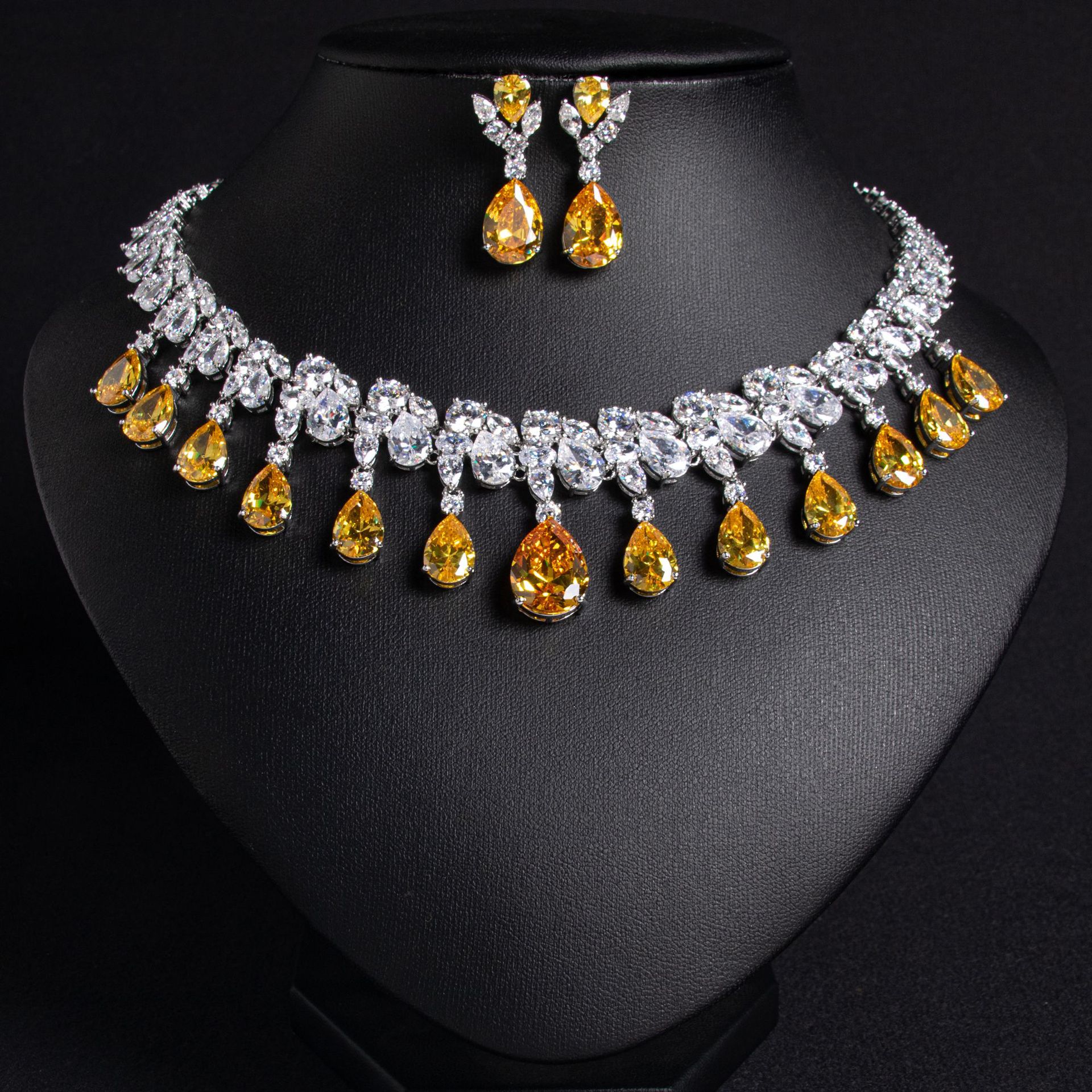 Liangya Liren European and American New Bridal Necklace Water Drop Earrings Luxury Set Cross border Explosive Jewelry Set