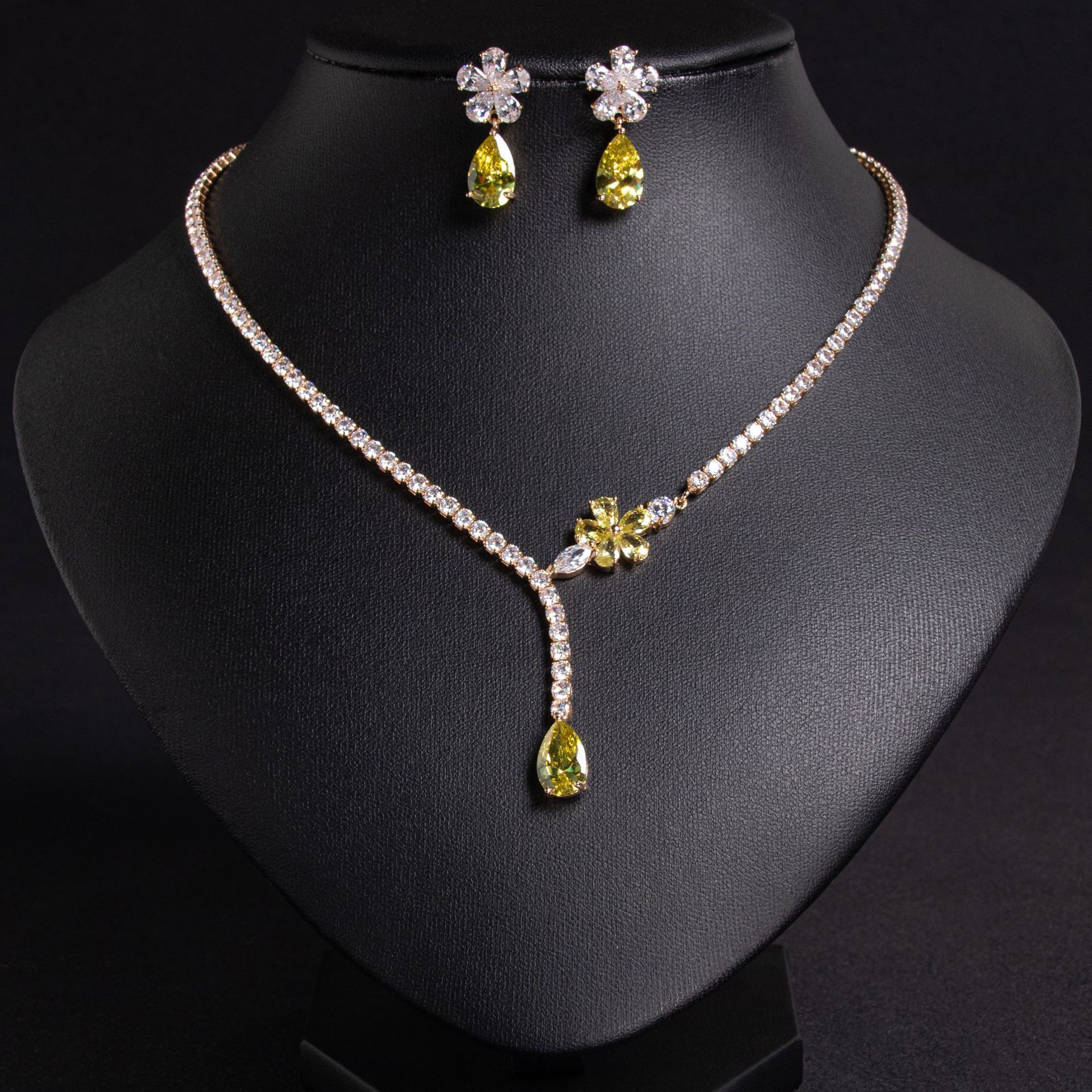 2025 Cross border New Water Drop Flower Zircon Necklace Earring Set Handmade Inlaid Zircon Exquisite Jewelry Set