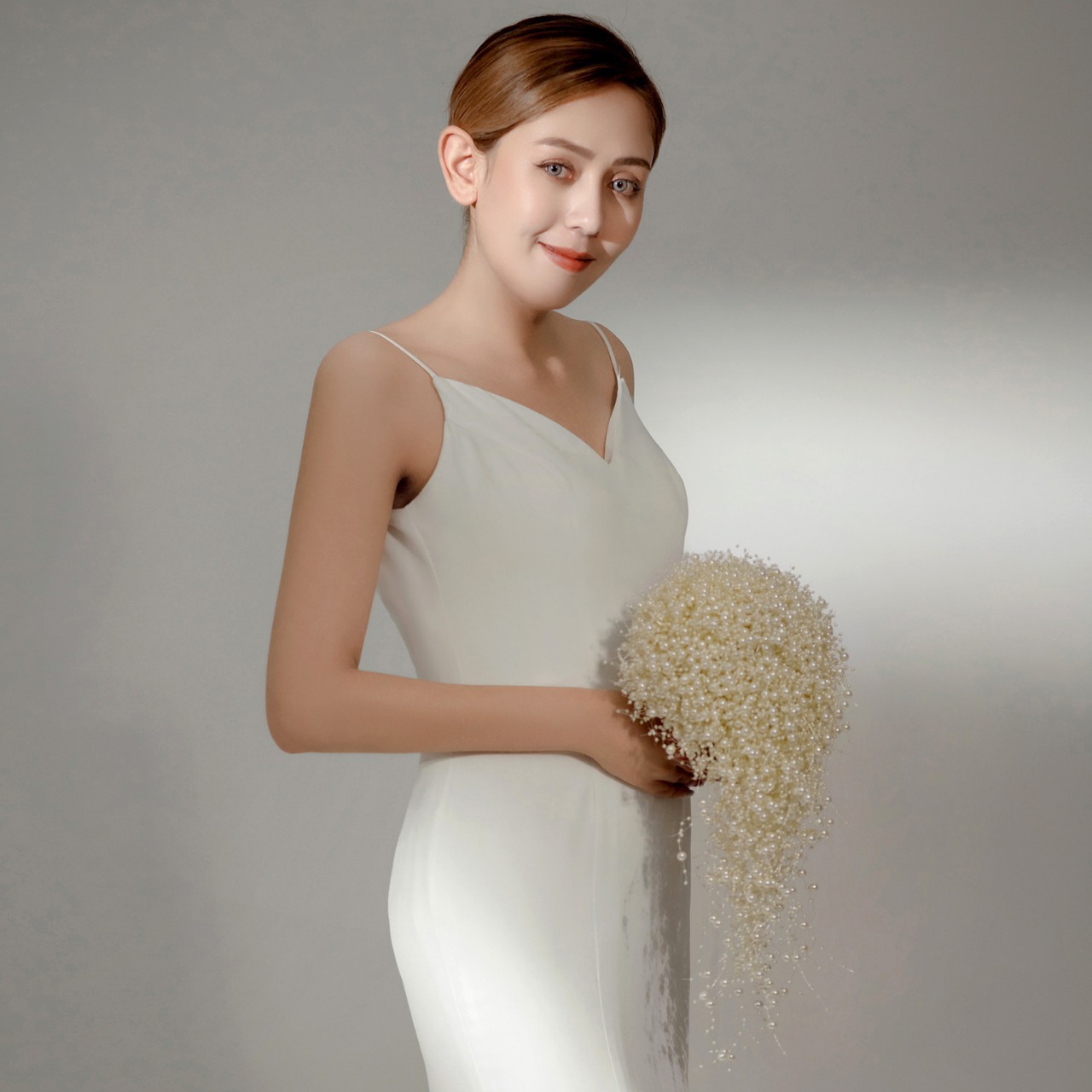 Yurapan HF24 Bridal Handmade Pearl Handheld Flower Wedding Accessories Starry Sky Bouquet Bridal Wedding Accessories